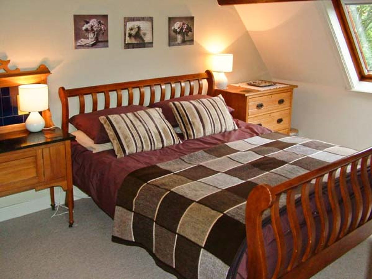 1 The Methodist Chapel at Rosedale Abbey ( Ref 8233 ) Holiday Home near Pickering sleeps 8