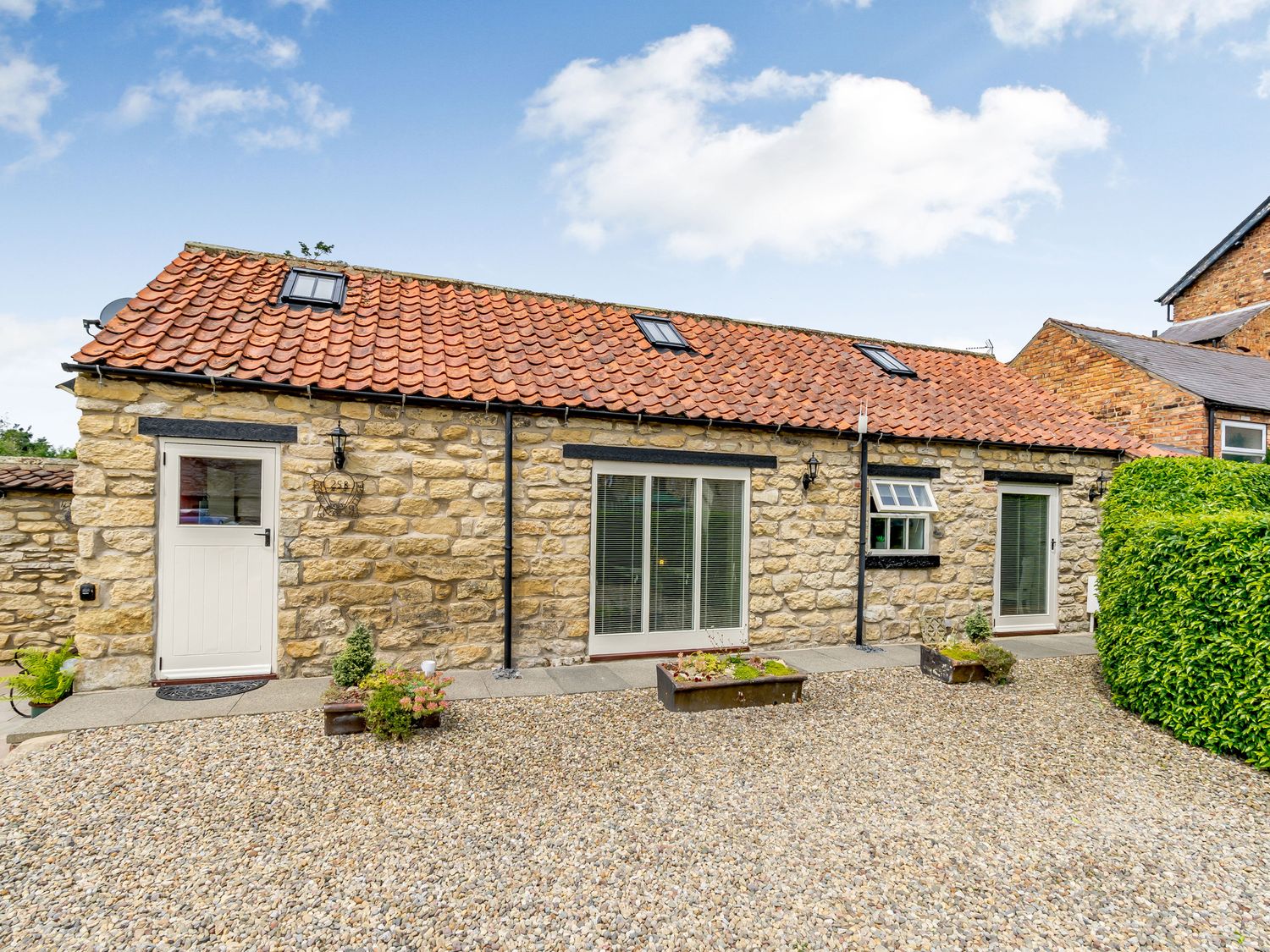 Cow Byre Cottage - North Yorkshire (incl. Whitby) - 911892 - photo 1