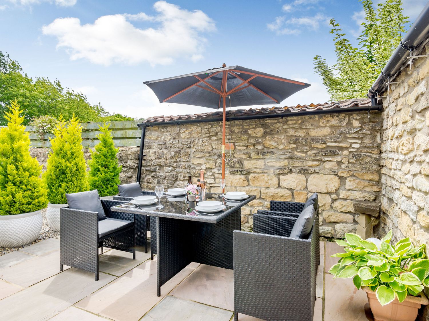 Patio Cow Byre Cottage ( Ref 911892 ) Snainton North Yorkshire