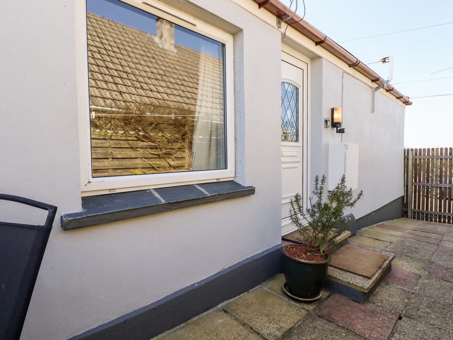 The Annexe, Laburnum photo 2