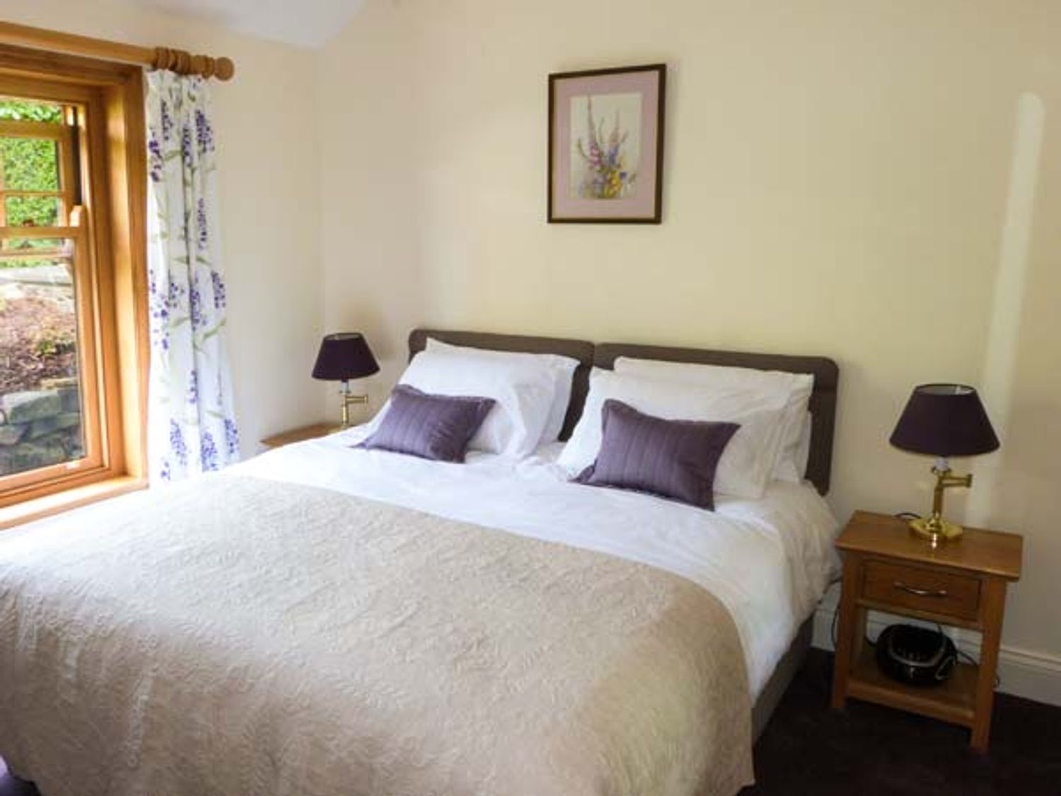 Castleton Holiday Cottages Self catering at Castleton