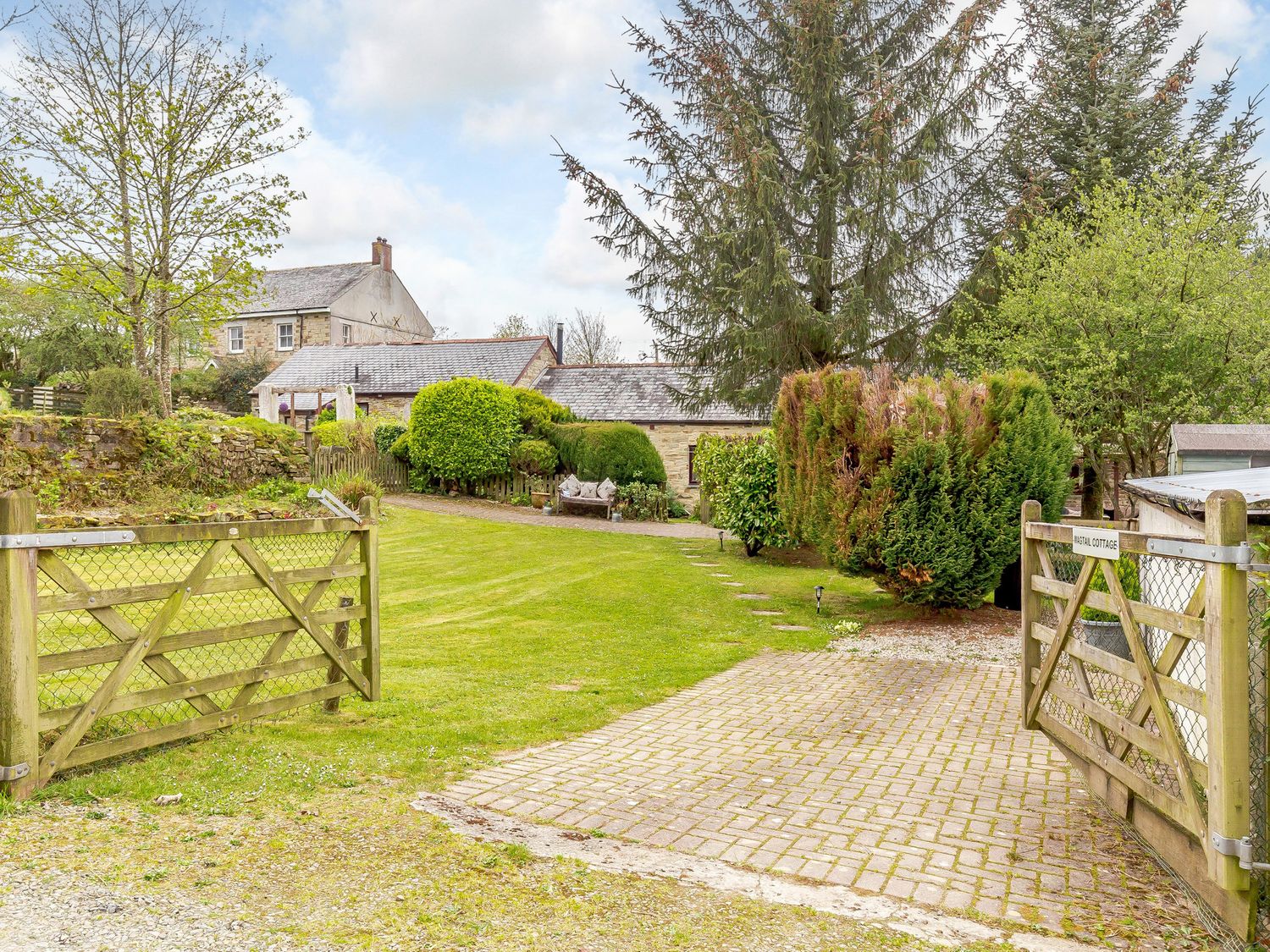 Wagtail Cottage                     photo 2
