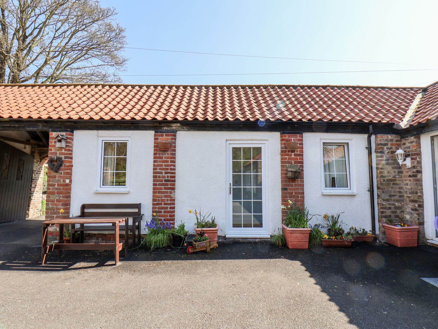 Cupid's Cottage Bridlington Bessingby North York Moors And Coast