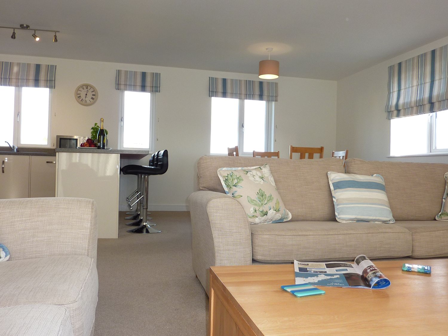 28 Clock Tower Court                     photo 2
