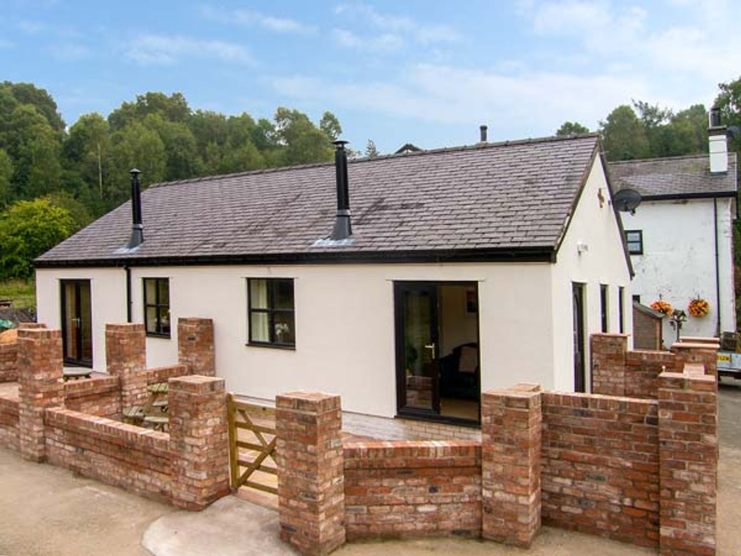 Alyn View Llanarmonynial Maeshafn Self Catering Holiday Cottage