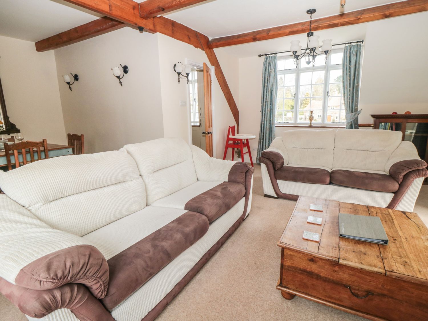 Hutton le Hole Holiday Cottages Book self catering cottage