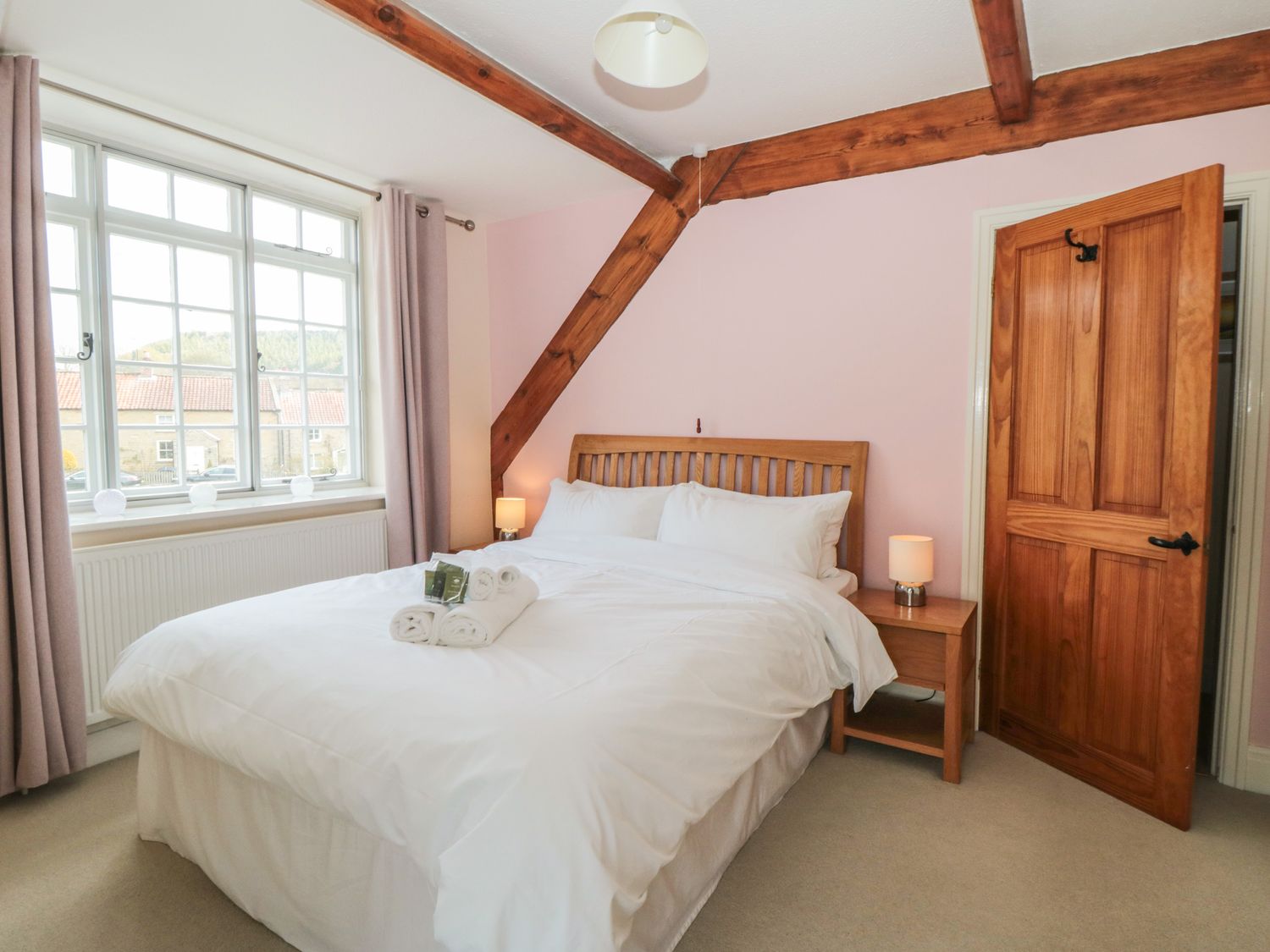 Hutton le Hole Holiday Cottages Book self catering cottage