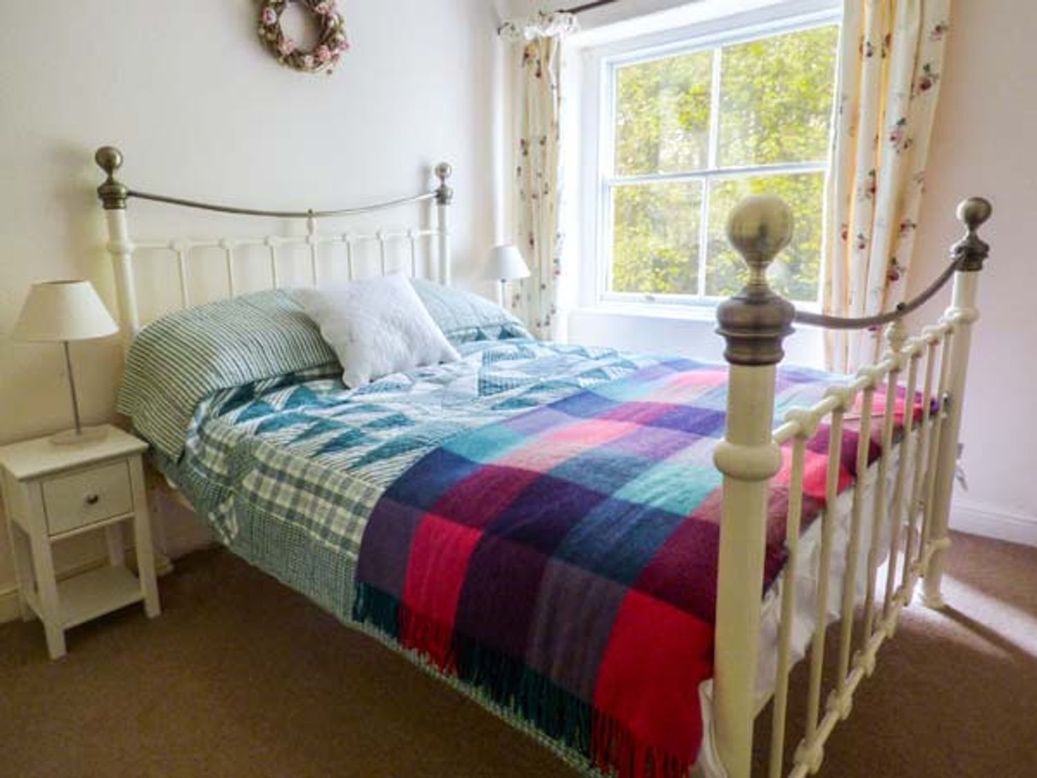 Bedroom Woodside Cottage Wydale near Brompton by Sawdon ( Ref 933359 )