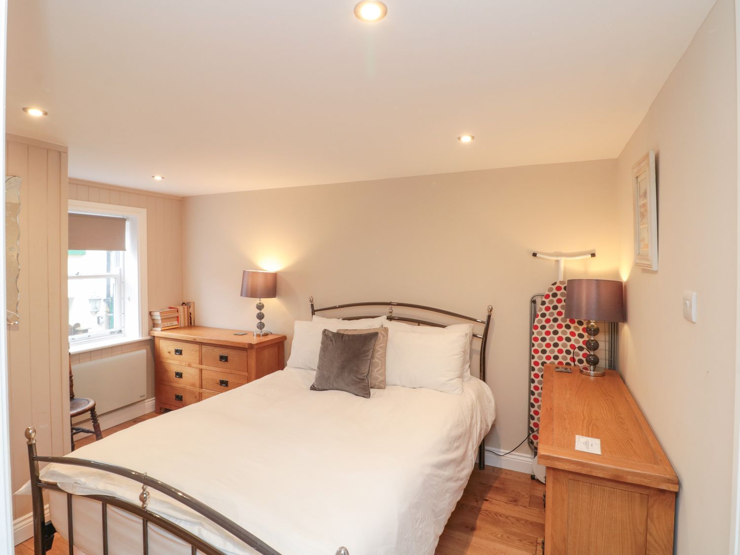 Bedroom Grimes Nook Staithes ( Ref 933837 ) Staithes holiday apartment rental for 2 guests in North Yorkshire