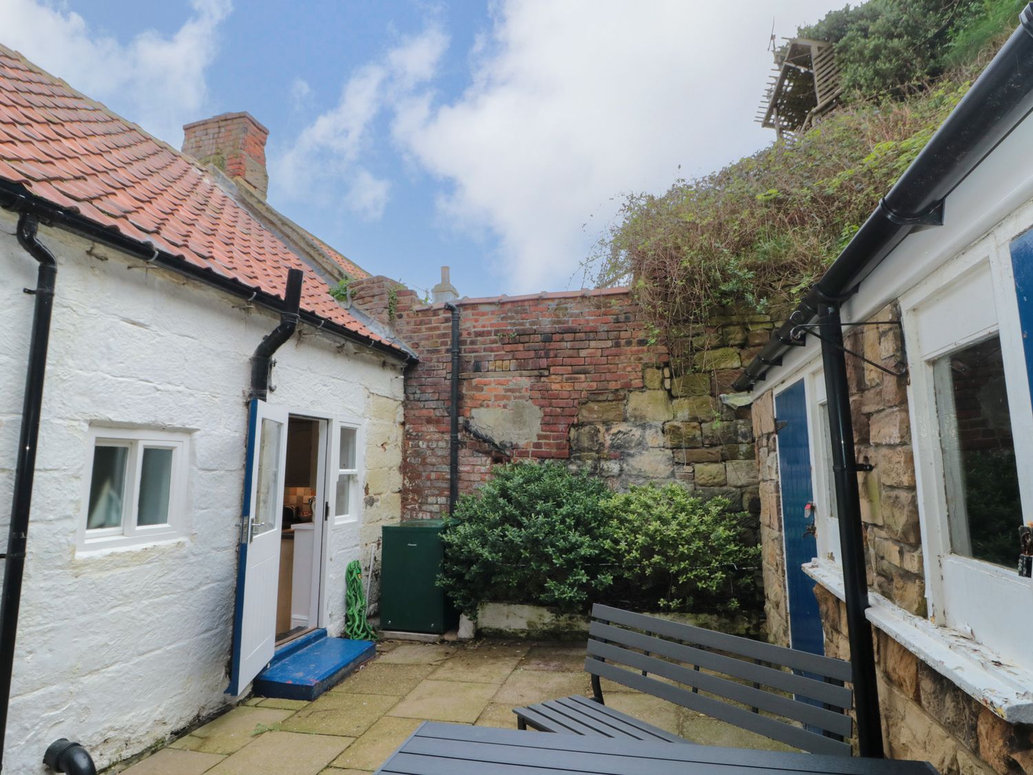 Courtyard Grimes Cottage Staithes ( Ref 933838 ) Staithes holiday rental for 4 guests in North Yorkshire