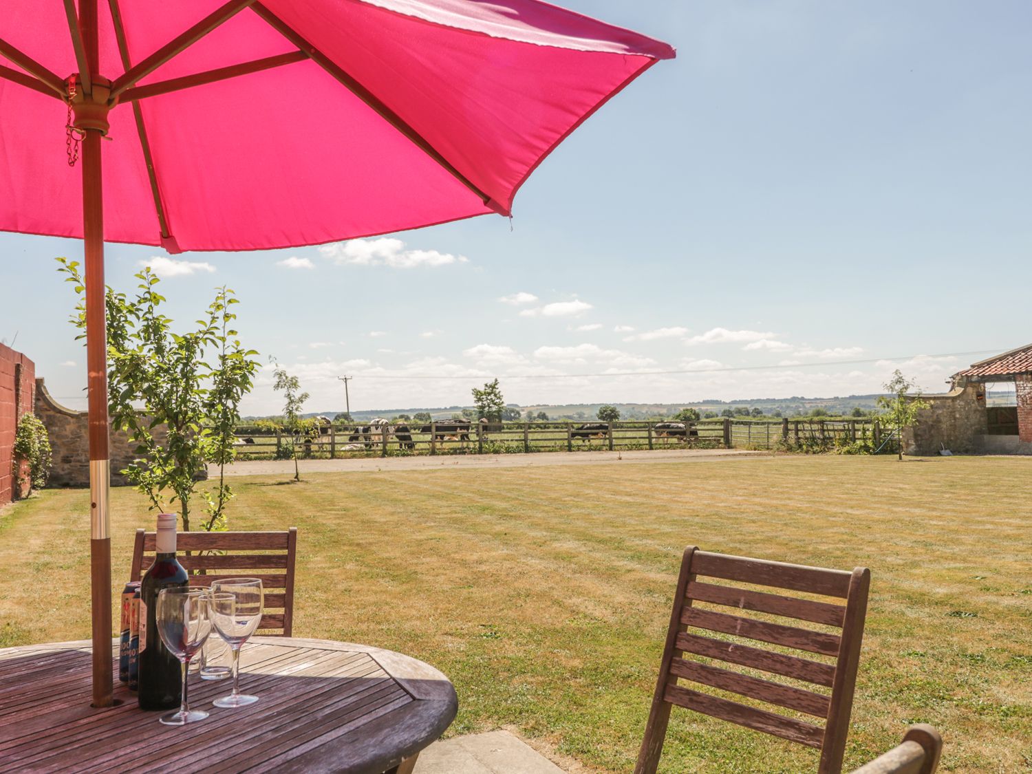 Derwent House Farm ( Ref 943576 ) Self catering accommodation in Marishes North Yorkshire