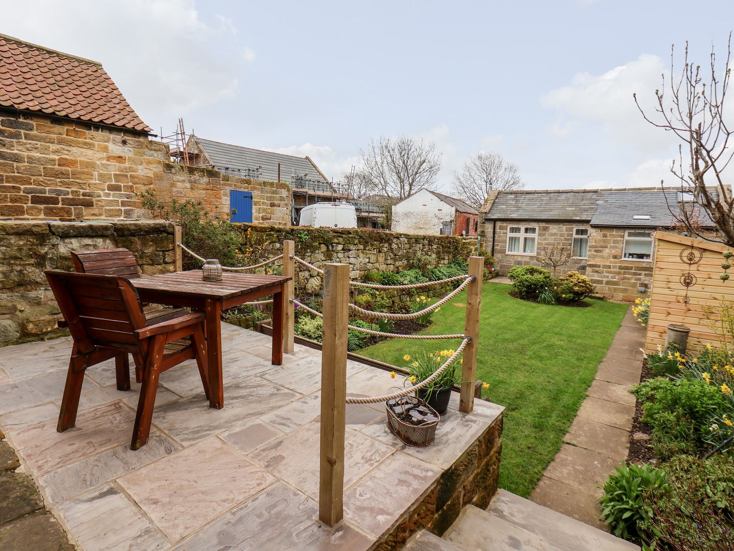 Decked patio Mill Cottage Hinderwell ( Ref 951987 ) Rent Hinderwell holiday cottage for 3 guests