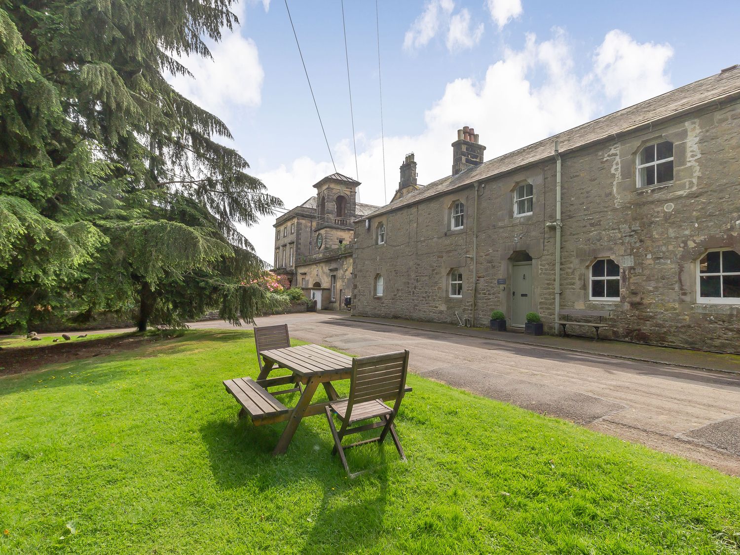 Gardeners Cottage                     photo 18