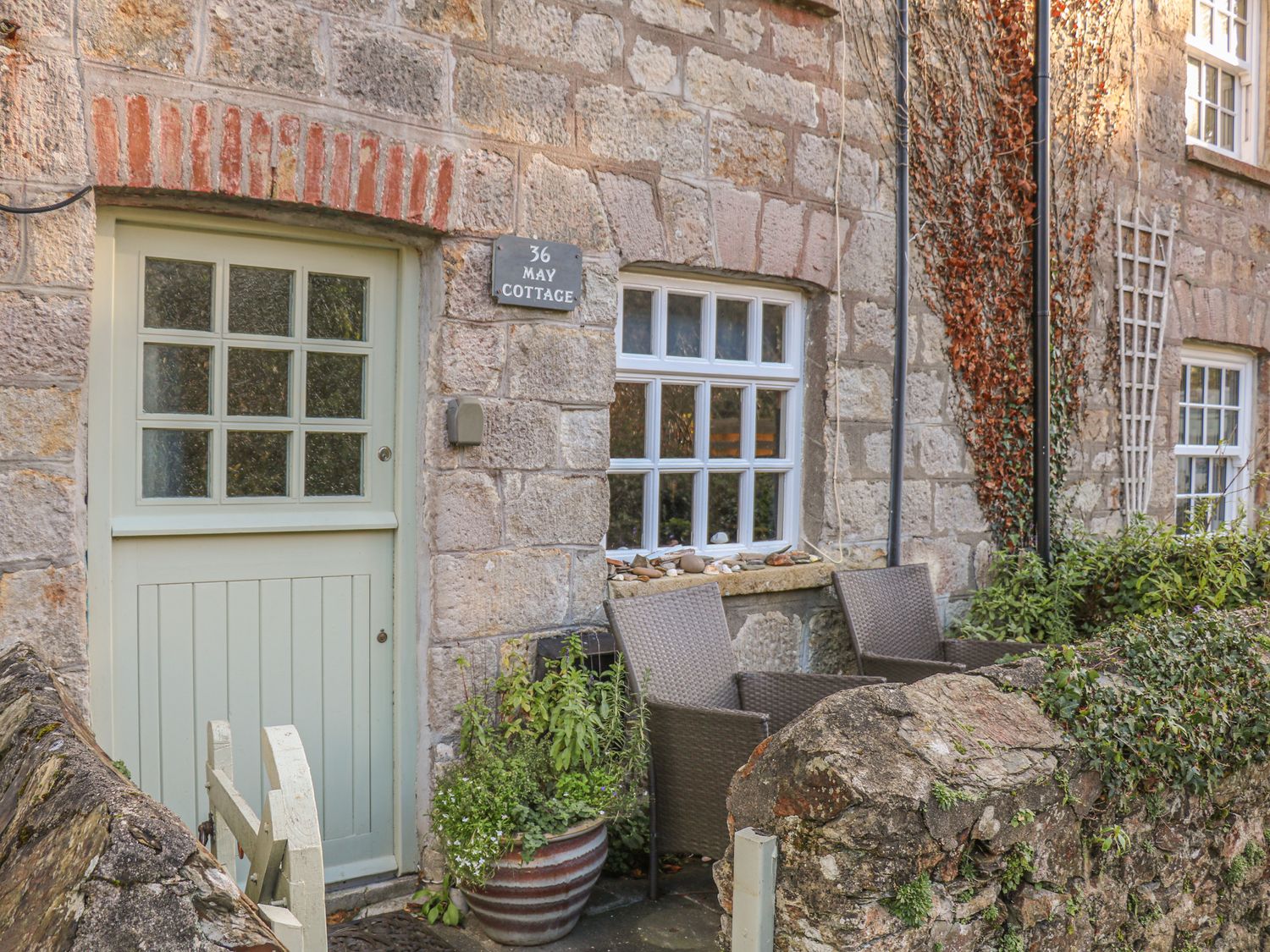 May Cottage                     photo 2