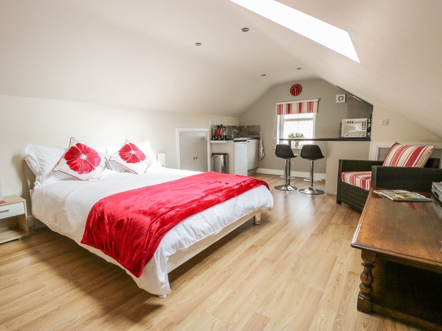 The Loft Upper Dunsforth ( Ref 961175 ) Upper Dunsforth holiday cottage for 2 people