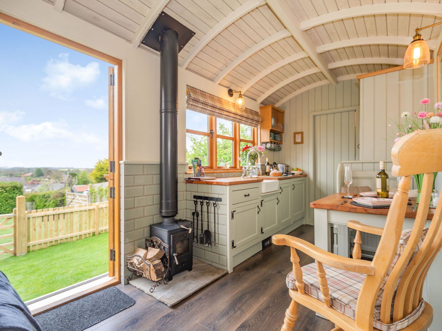 The Brae Shepherds Hut open plan interior - Snainton holiday home near Scarborough
