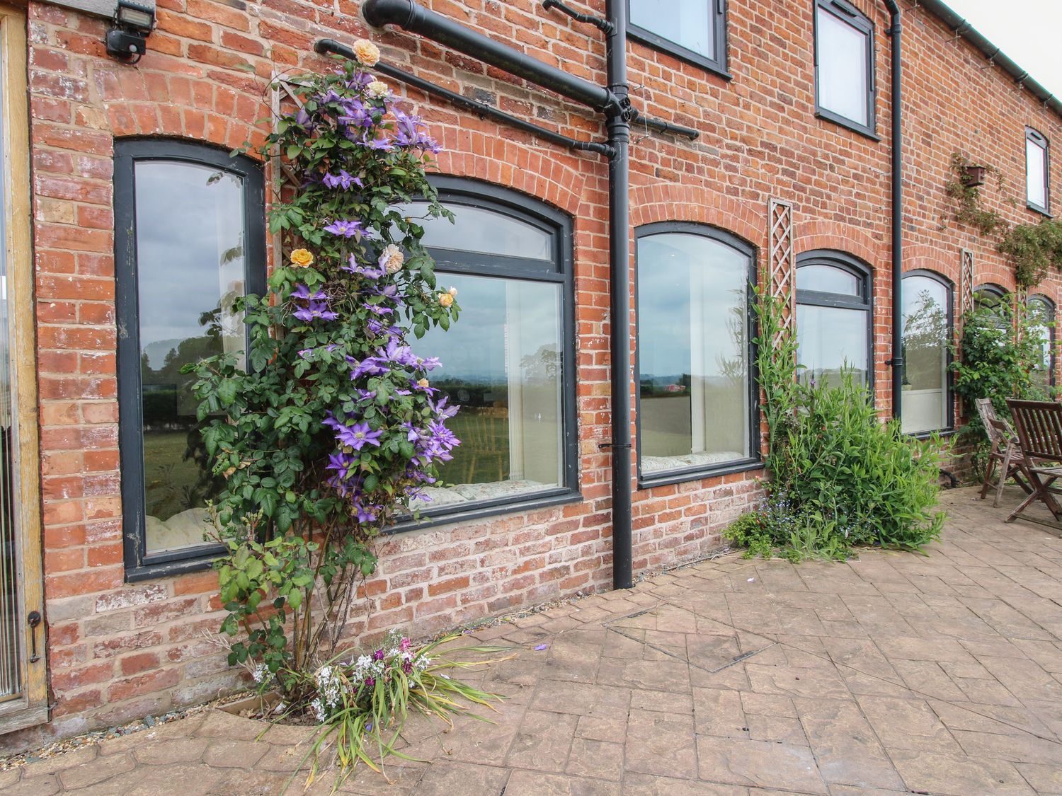 The Oaks - Shropshire - 962453 - photo 1