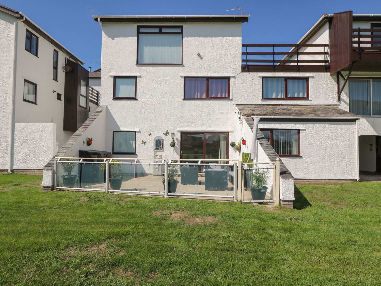 Beach House (ty Traeth) Deganwy Self Catering Holiday Cottage