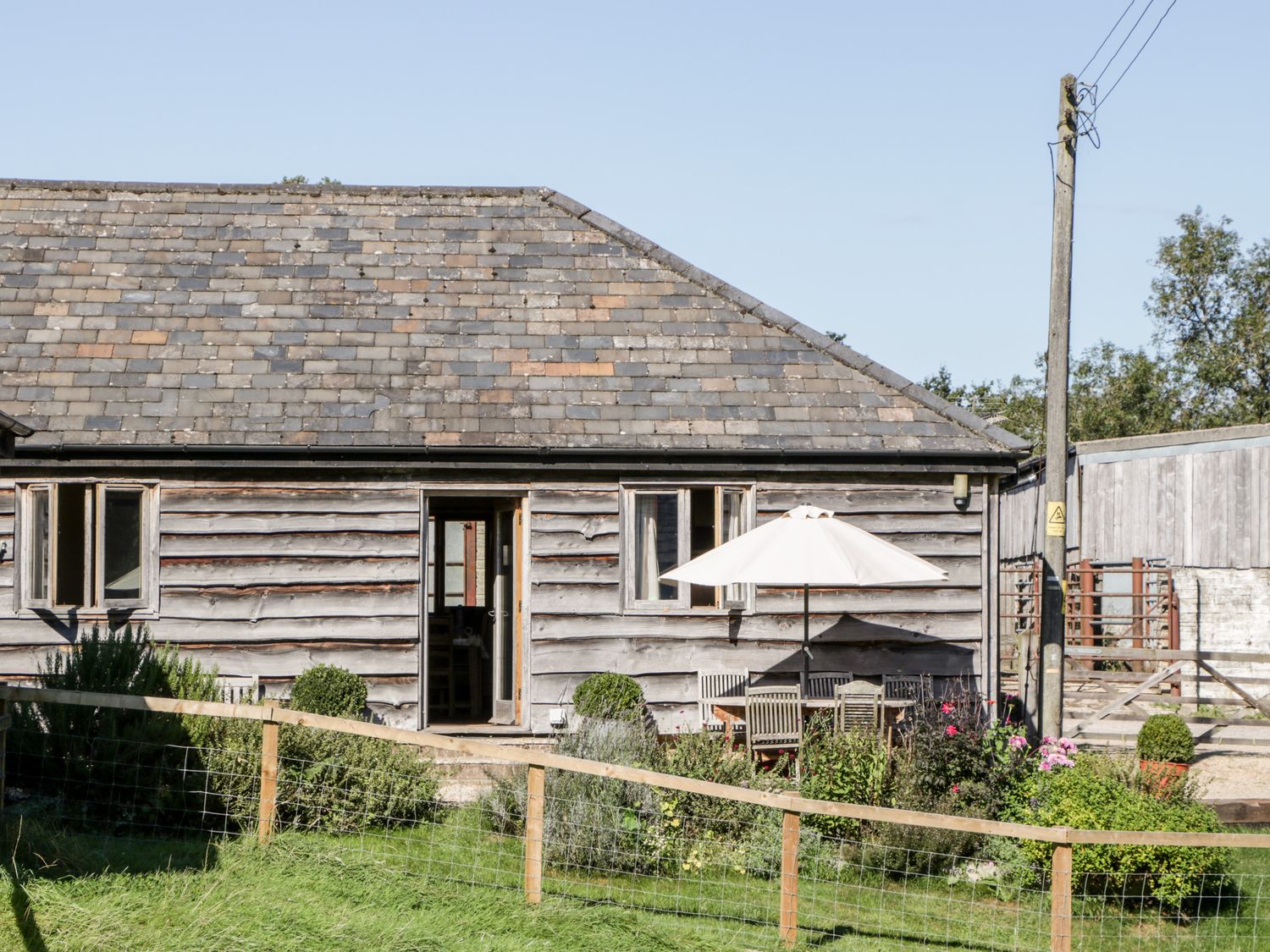 The Old Cart Shed                     photo 2