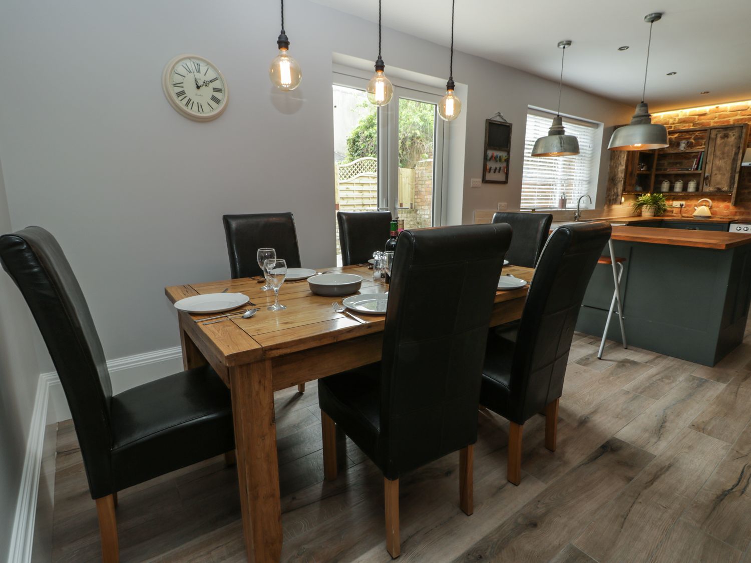 11 Highfield Scarborough ( Ref 969835 ) Holiday home in Scarborough for 10 guests