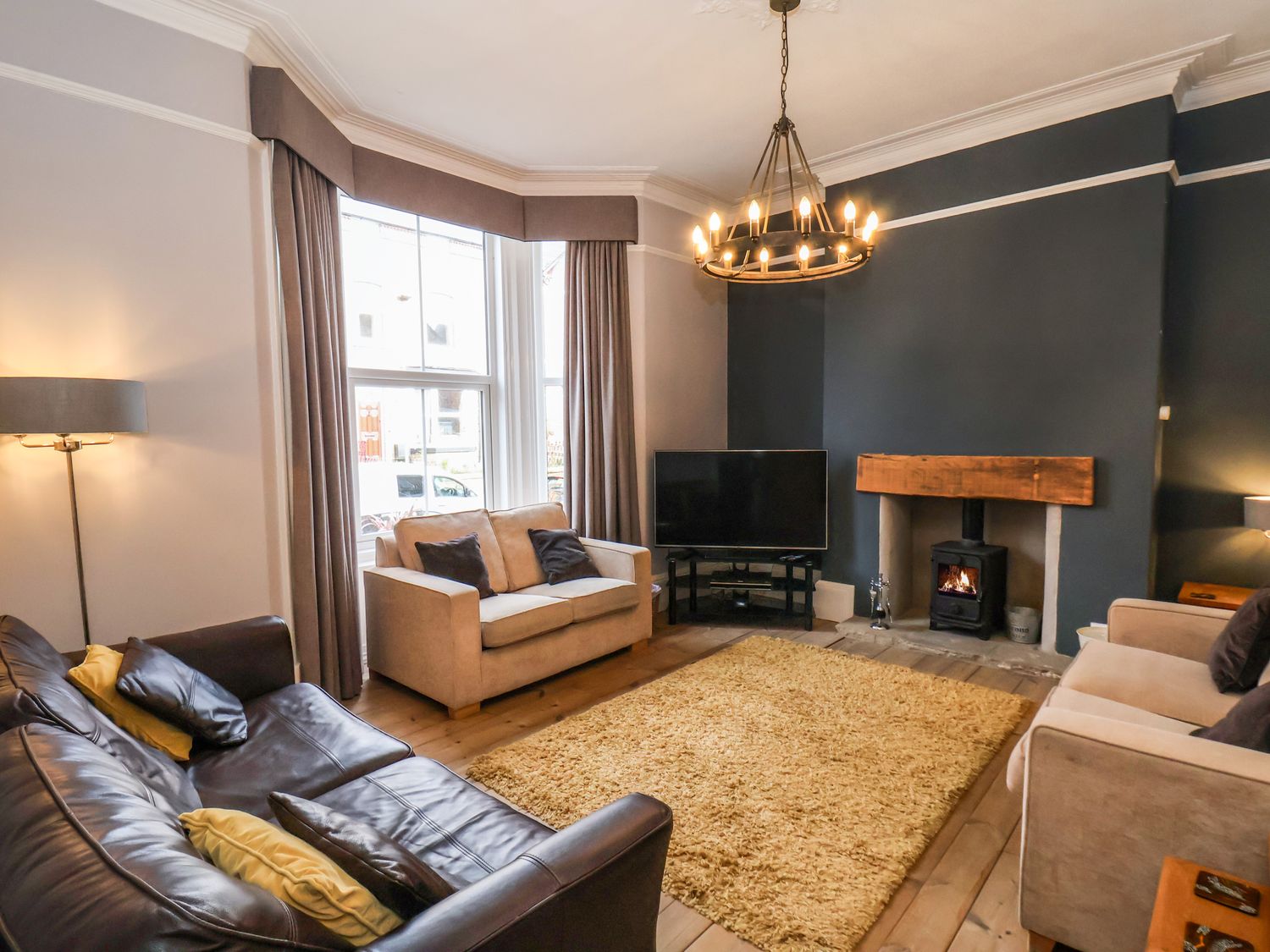11 Highfield Scarborough ( Ref 969835 ) Holiday cottage in Scarborough sleeps 10 guests