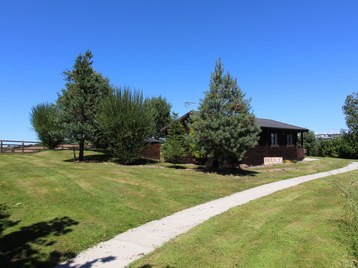 Holly Lodge                     photo 2