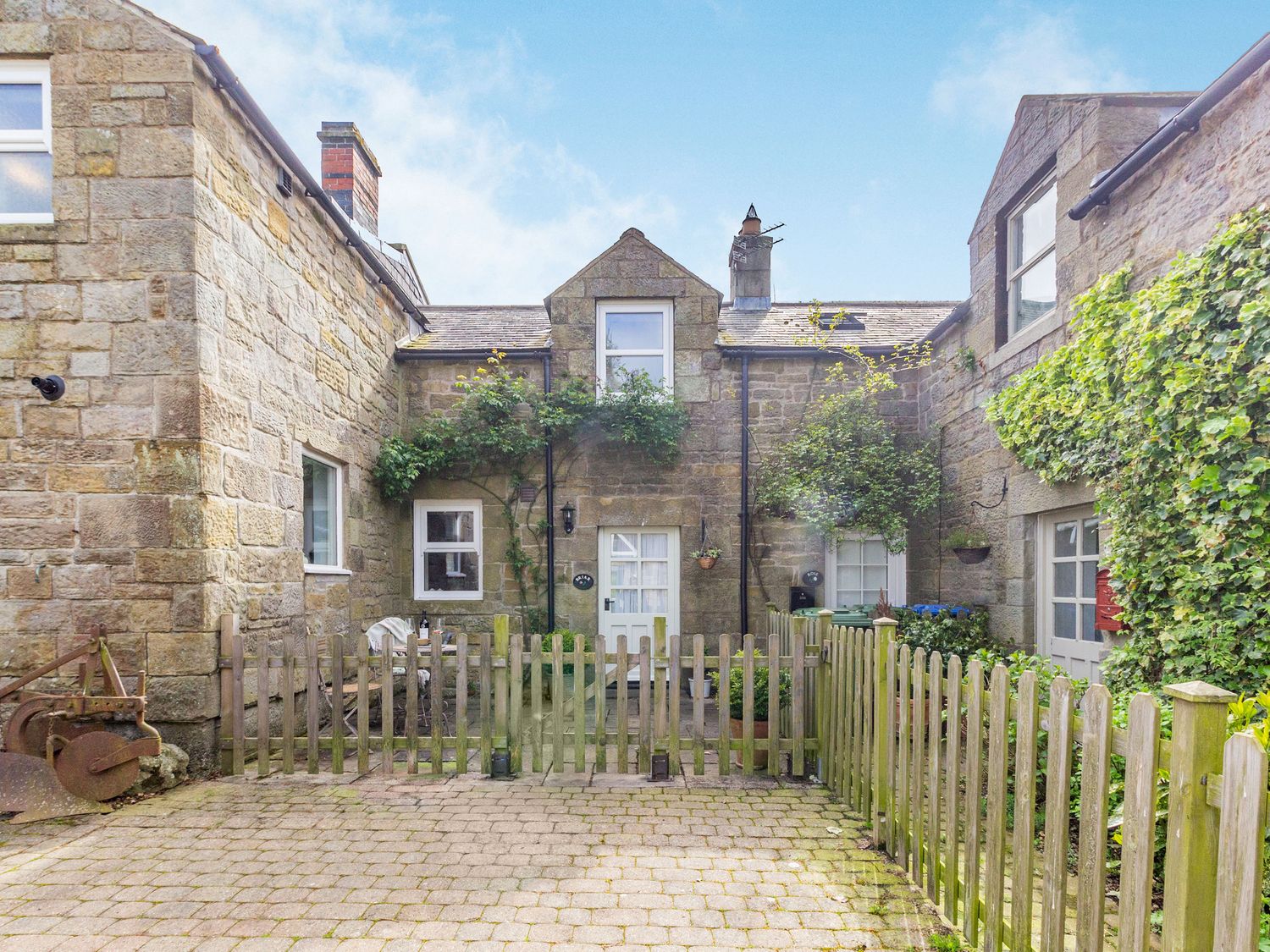 Briar Cottage                     photo 2
