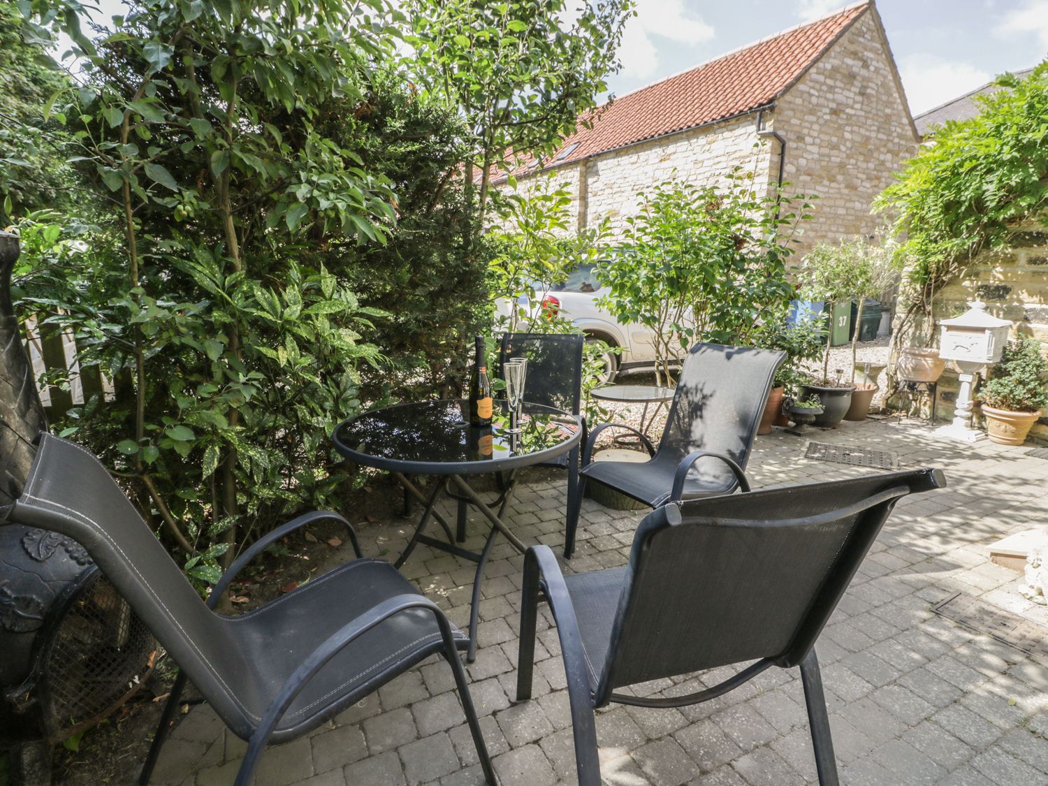 Outside space Londesborough Cottage Irton ( Ref 975764 ) Holiday cottage rental in Irton near Scarborough