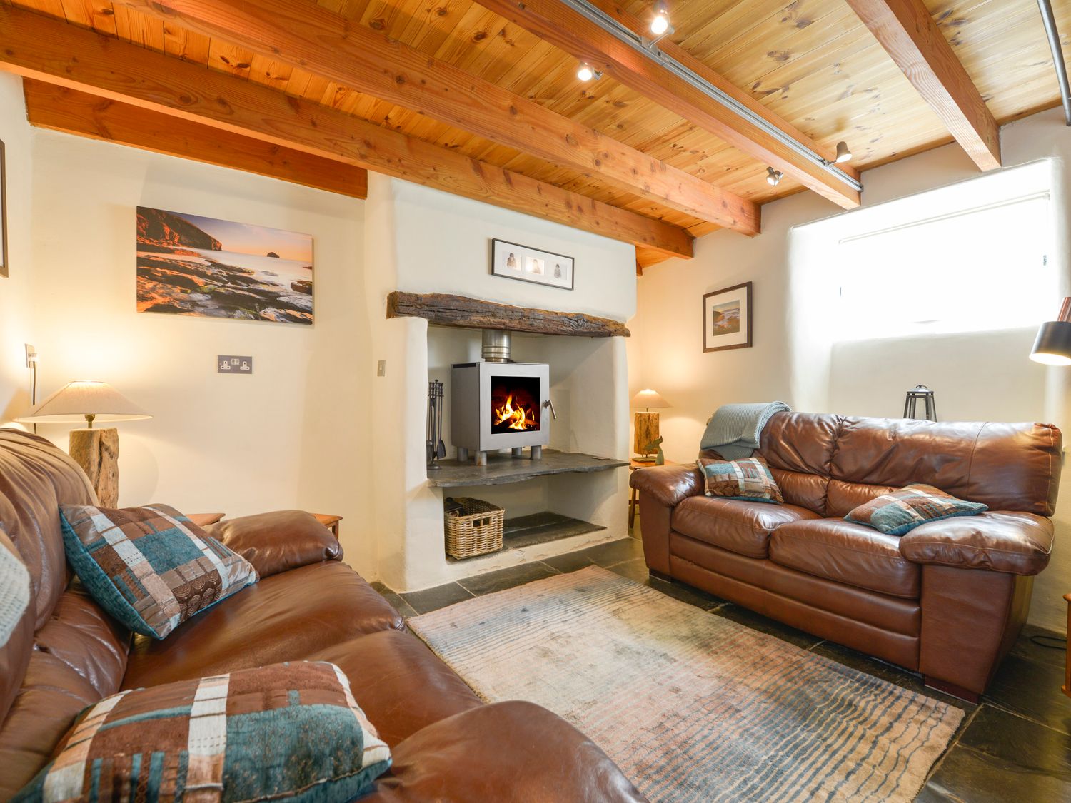 3 Newhall Green                     photo 2