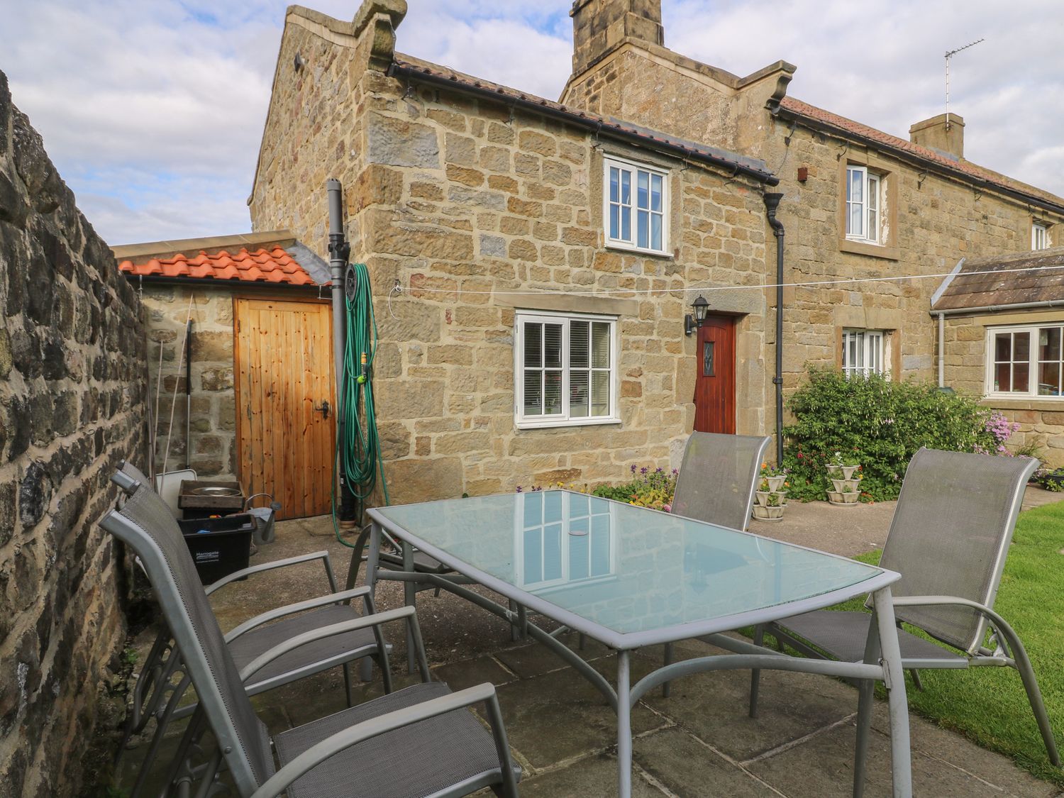 Outside space Church Farm Annex Sawley ( Ref 976821 ) Holiday cottage in Sawley near Ripon