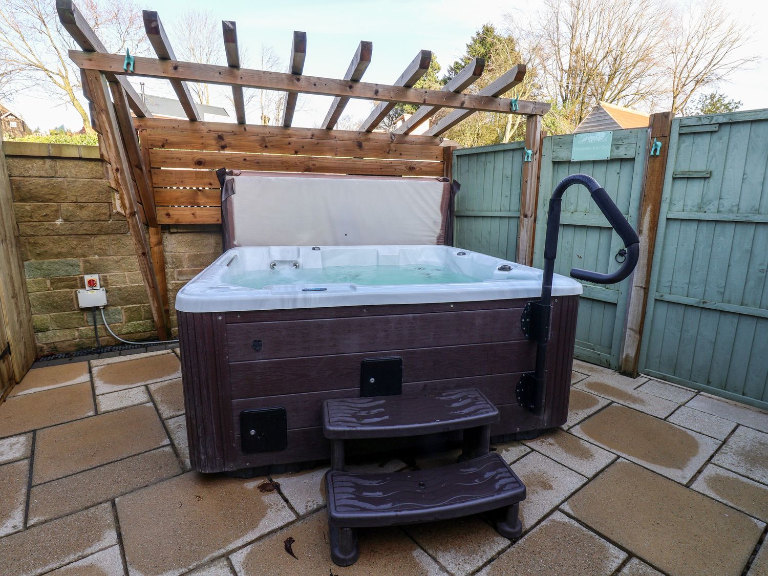 Hot tub The Pheasantry Irton Moor ( Ref 982600 ) Rent holiday cottage near Scarborough