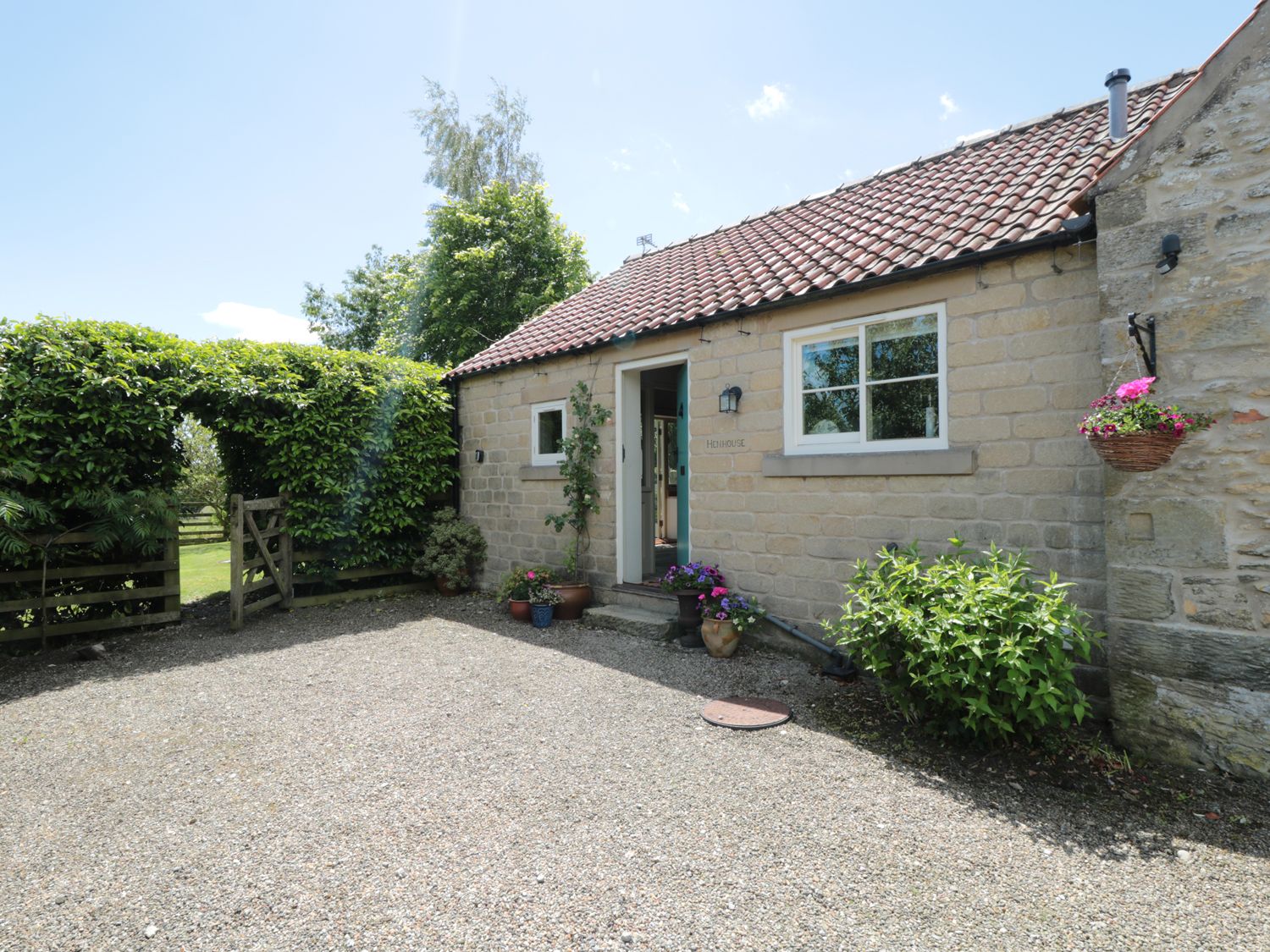 Henhouse Cottage - North Yorkshire (incl. Whitby) - 984261 - photo 1