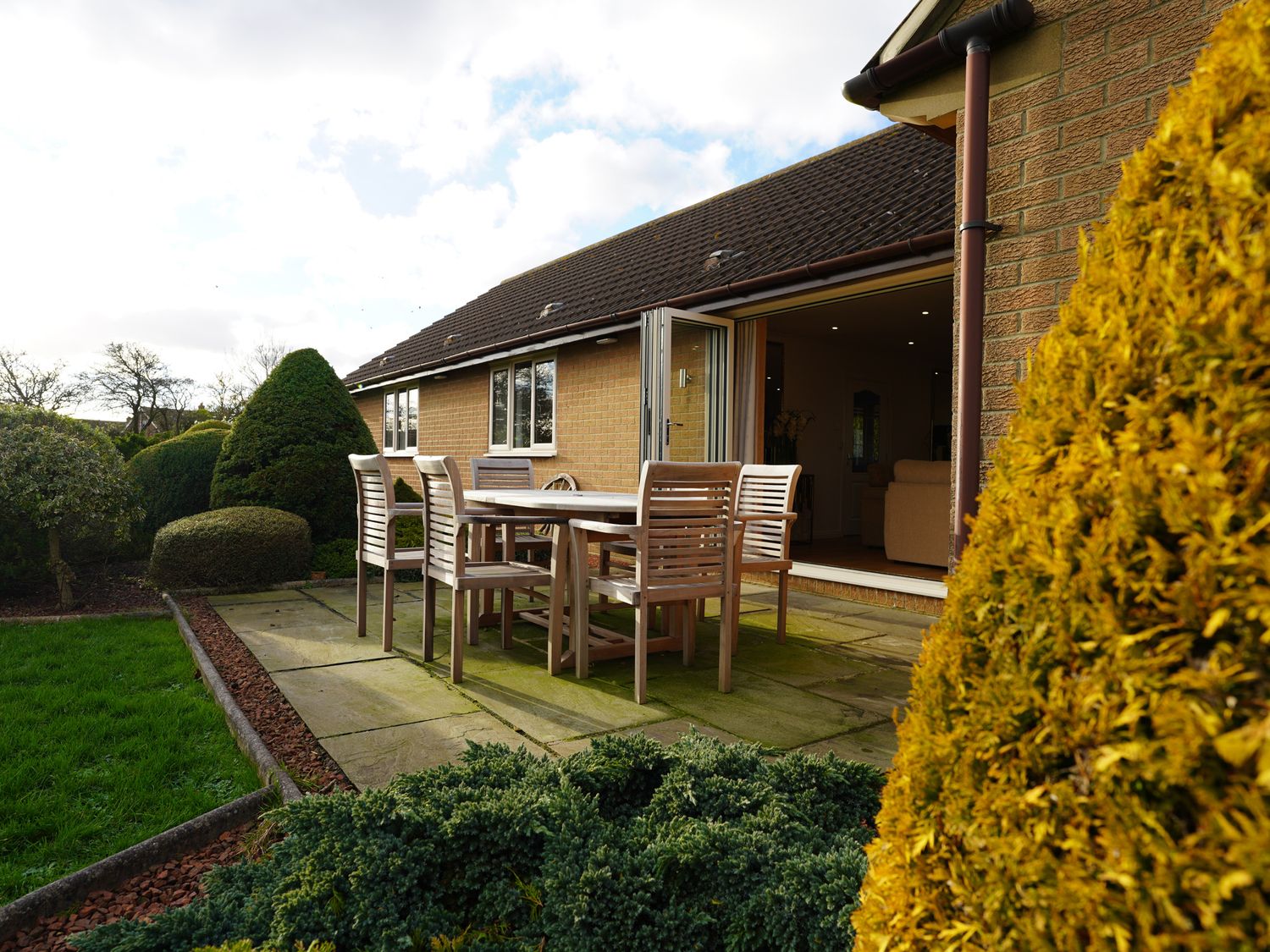 Garden Holly Edge Cottage in Moorsholm ( Ref 986858 ) Moorsholm Holiday Cottage North Yorkshire Moors