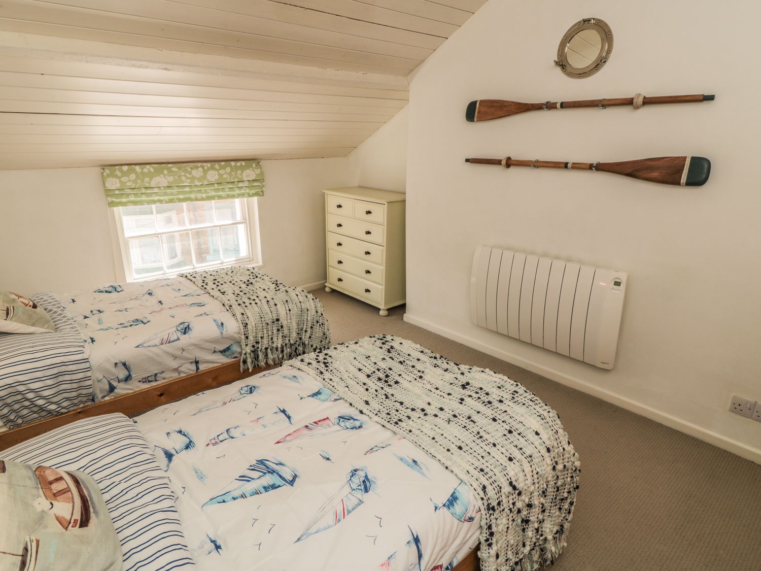 Clevelyn Staithes ( Ref 989678 ) Book Staithes holiday cottage for 6 people