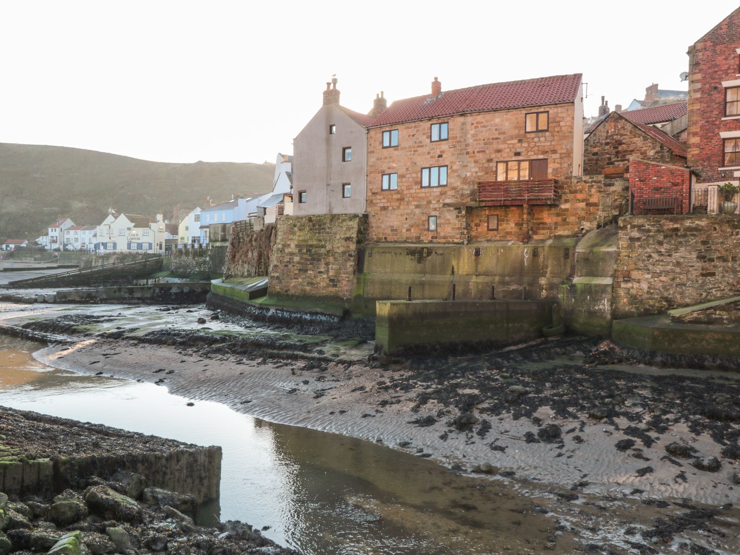 Photo of Fishermans Cottage ( Ref 990033 ) Rent holiday home in Staithes North Yorkshire