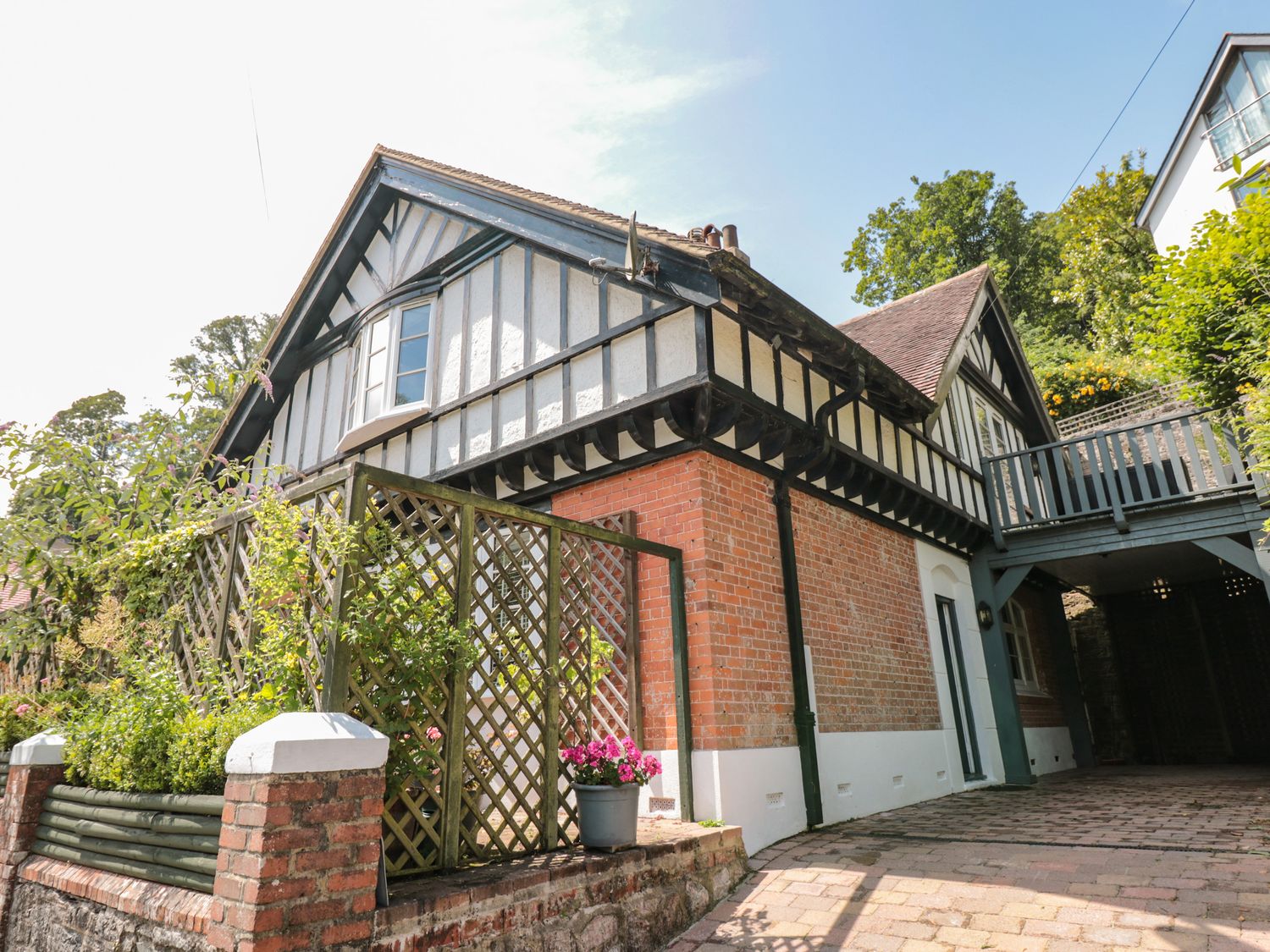 1 The Old Coach House                     photo 2