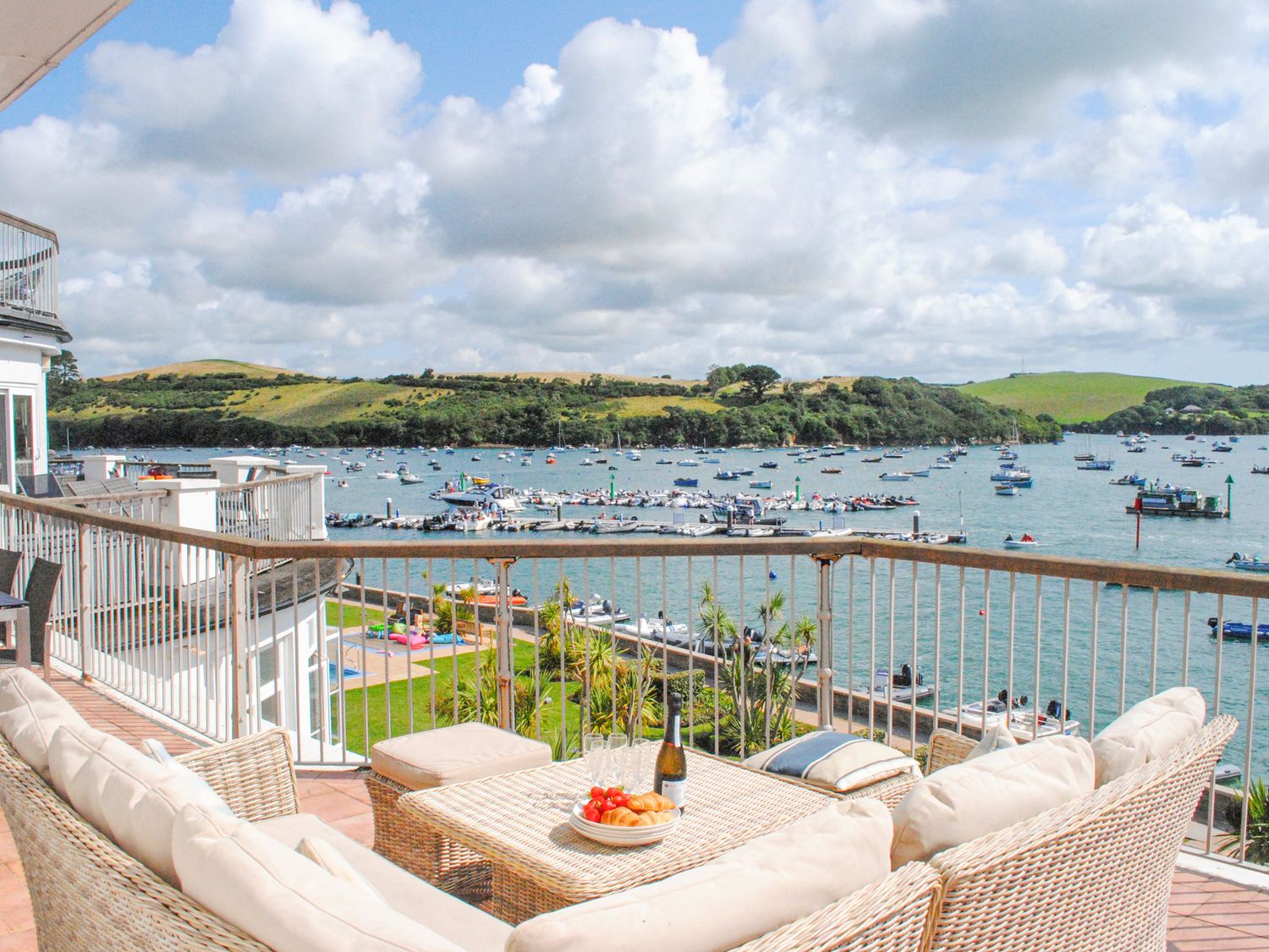 22 The Salcombe                     photo 2