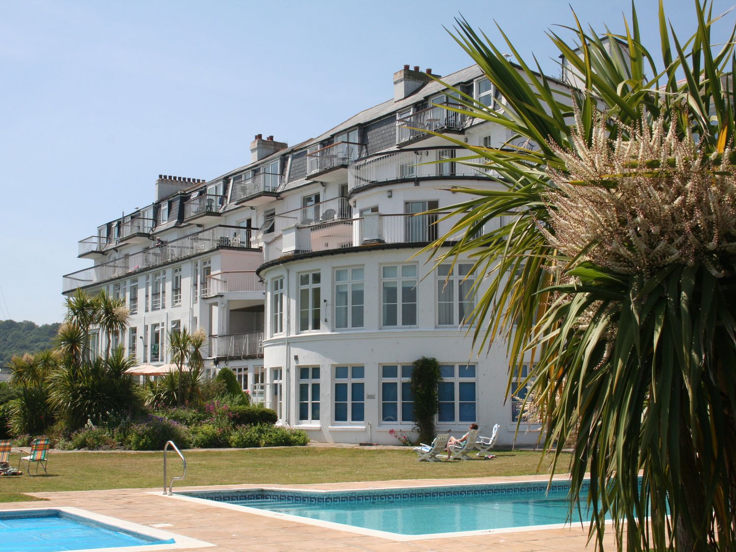 35 The Salcombe                     photo 2