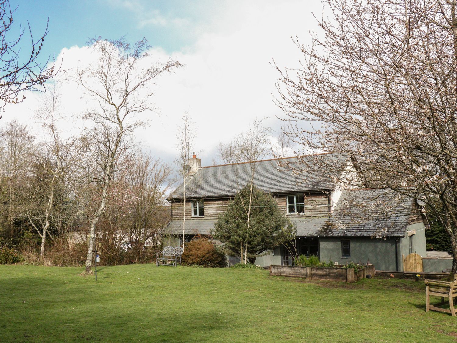 Spring Park Farmhouse                     photo 2