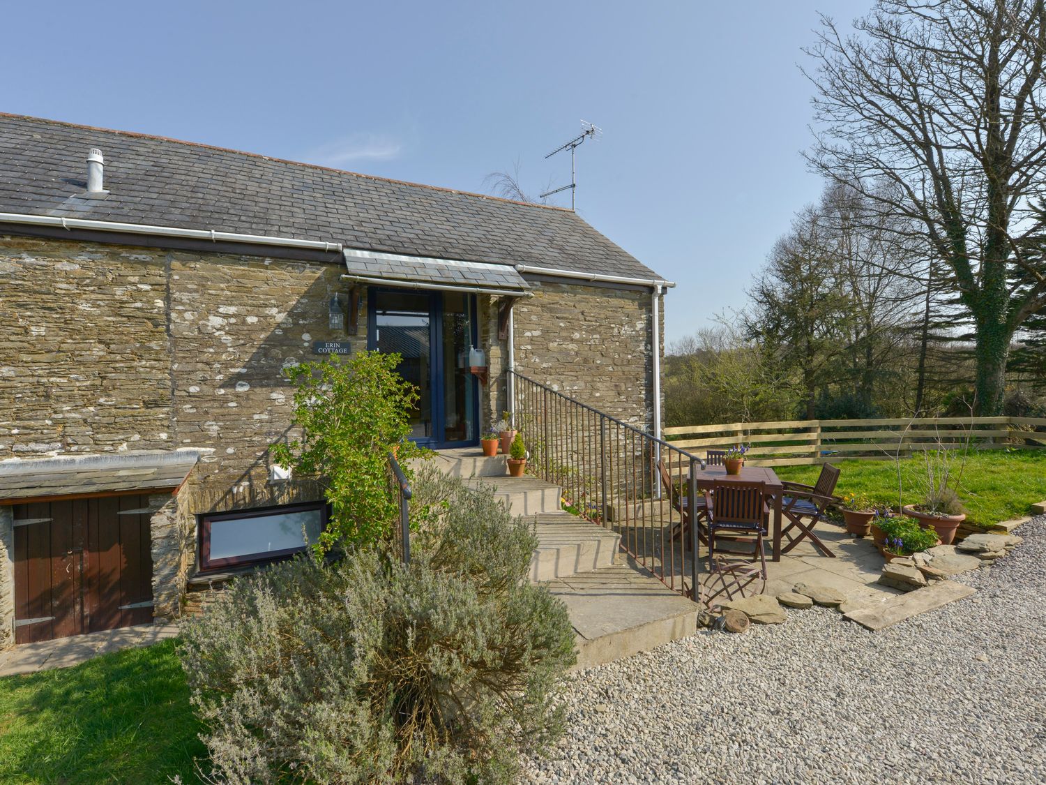 Erin Cottage                     photo 2