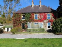 Carley's Bridge House photo 1