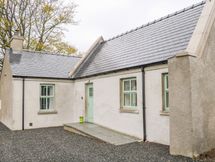 Minnie's Cottage, Killeavy photo 1
