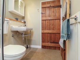 Courtyard Cottage, Poplar Farm Barn - Suffolk & Essex - 1001535 - thumbnail photo 12