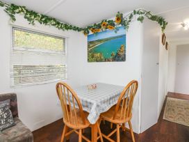 Woodland Caravan - North Wales - 1003214 - thumbnail photo 4