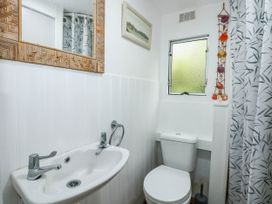 Woodland Caravan - North Wales - 1003214 - thumbnail photo 13
