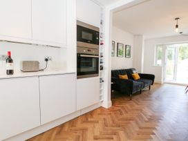 2A The Mews - Hampshire - 1003458 - thumbnail photo 9