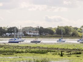 2A The Mews - Hampshire - 1003458 - thumbnail photo 26