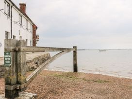 2A The Mews - Hampshire - 1003458 - thumbnail photo 29