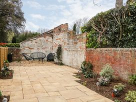 2A The Mews - Hampshire - 1003458 - thumbnail photo 21