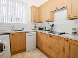 11 Church Street - North Yorkshire (incl. Whitby) - 1005355 - thumbnail photo 7